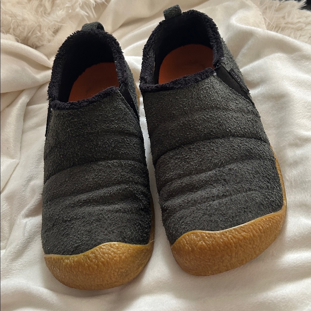 Keen Women's Black and Tan Flats
